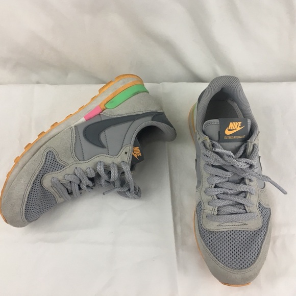 nike internationalist size 5